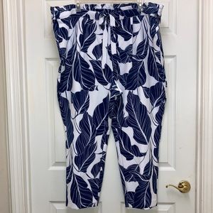 🎉10 for $10🎉Liz Claiborne Floral Pants   Size 22W